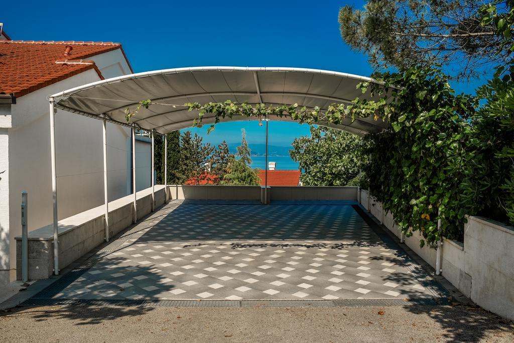 Apartmani Alice Njivice Exterior photo