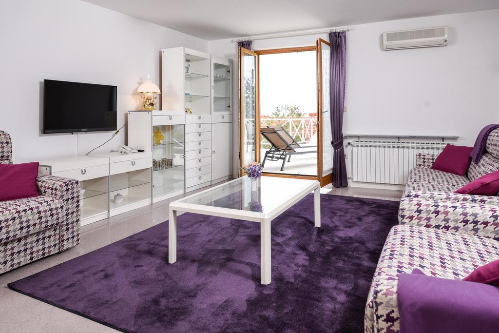 Apartmani Alice Njivice Exterior photo